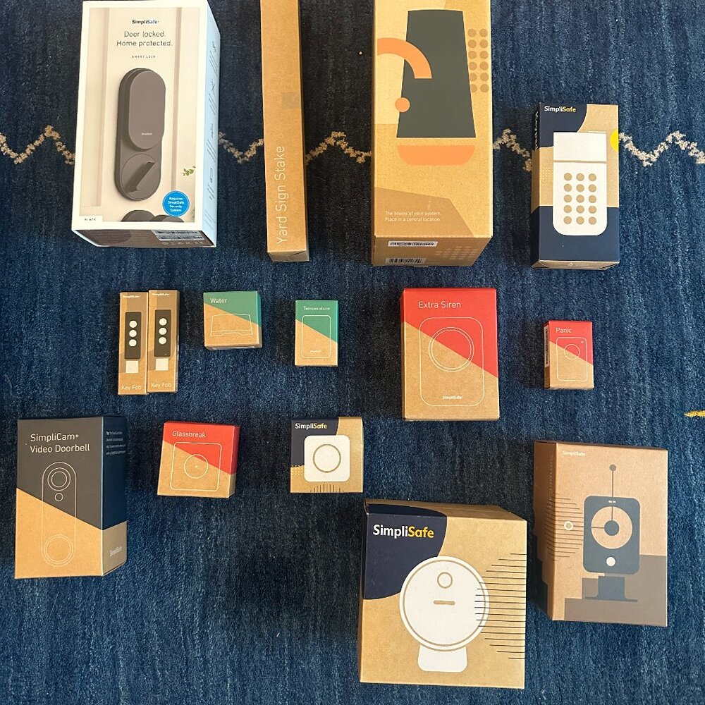 Simplisafe - 14 piece home security set
